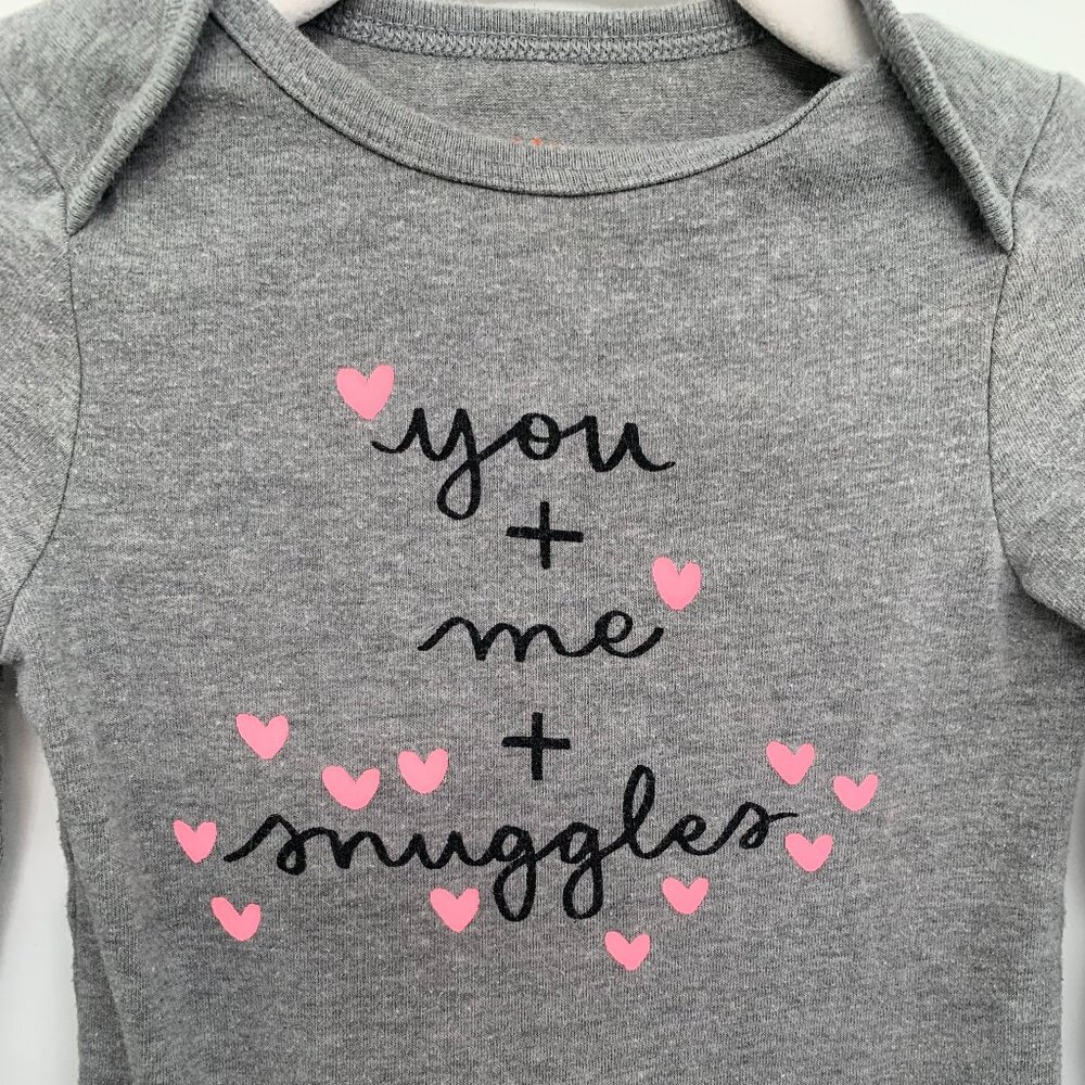 Cat & Jack Grey Long Sleeve Onesie, Baby Girl Hearts Snuggle Onesie
